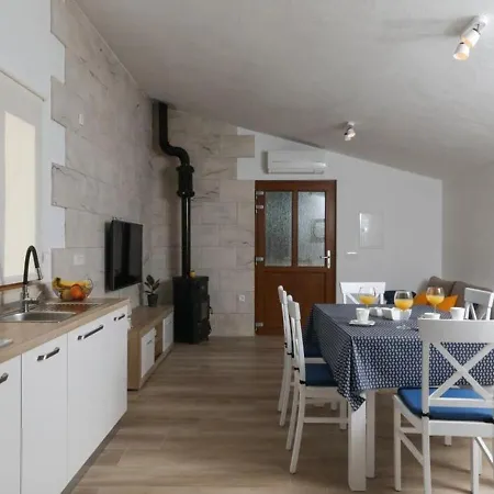 Holiday home Irena - Secluded Paradise;