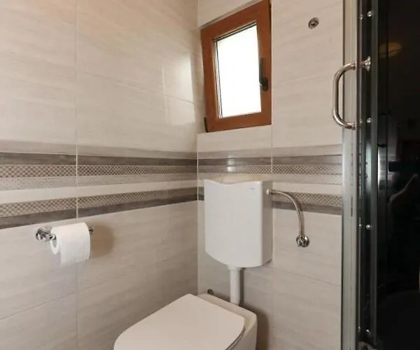 House Irena Holiday home Pucisca