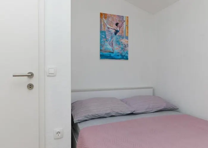 House Irena Holiday home *