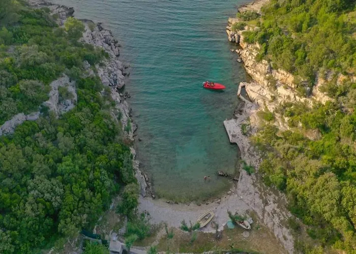 House Irena Holiday home Pucisca