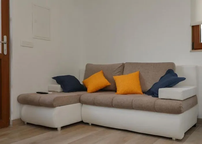 Holiday home House Irena Pucisca